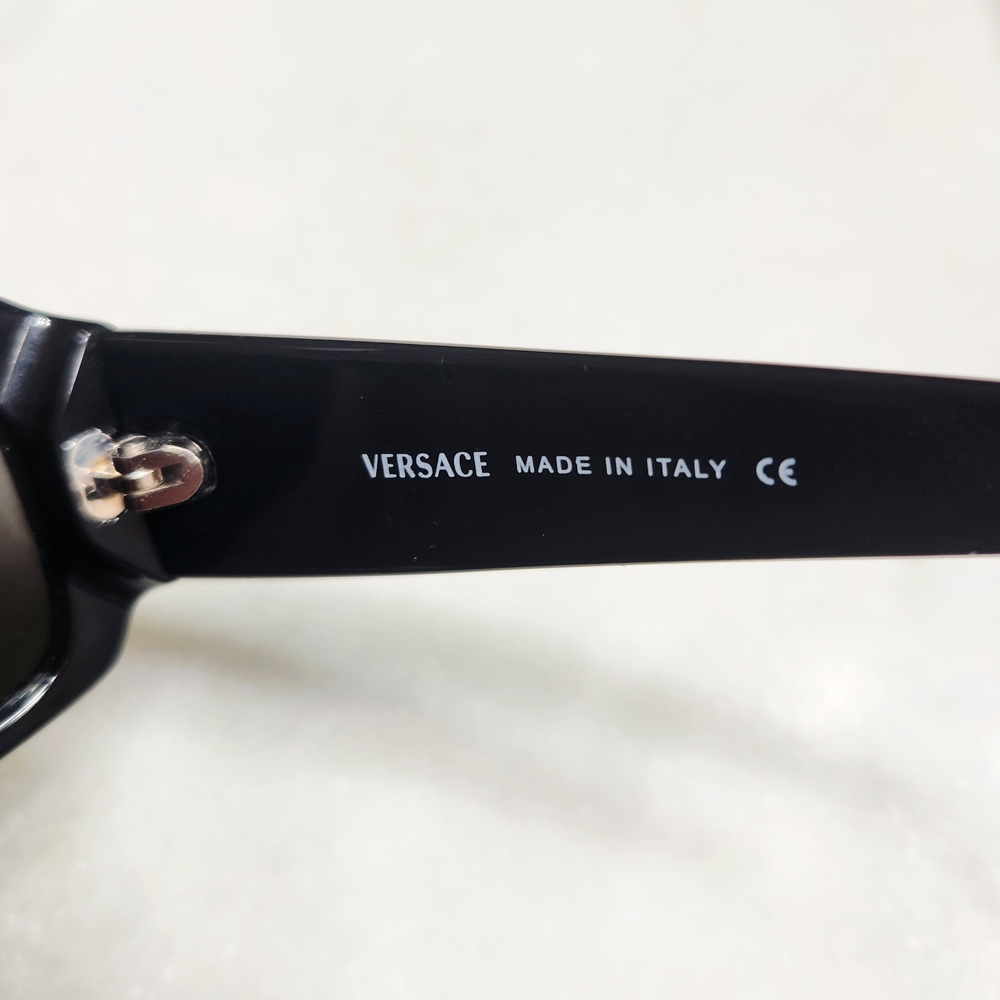 Versace Glossy Black Eyewear - Picture 15 of 16